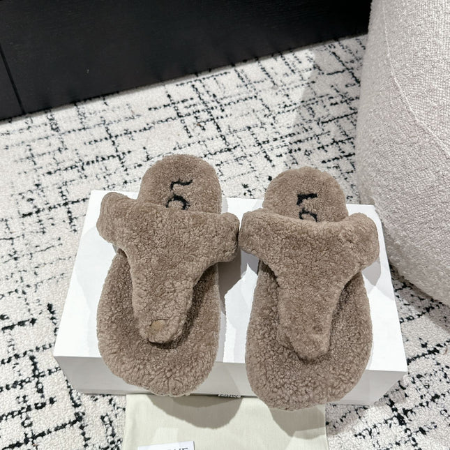 LW SHEARLING THONG SLIPPER IN LIGHT BROWN