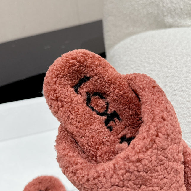 LW SHEARLING THONG SLIPPER IN BRICK