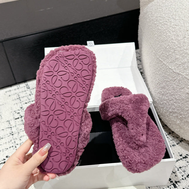 LW SHEARLING THONG SLIPPER IN GRAPE