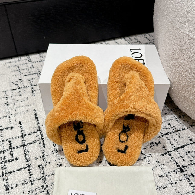 LW SHEARLING THONG SLIPPER IN BRONZE