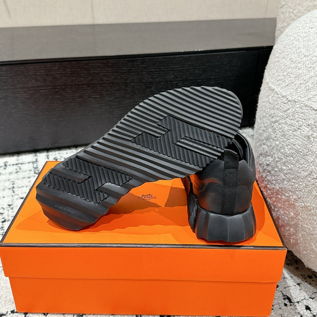 BOUNCING SNEAKER IN FULL BLACK CALFSKIN