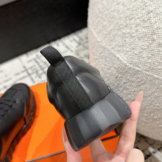 BOUNCING SNEAKER IN FULL BLACK CALFSKIN