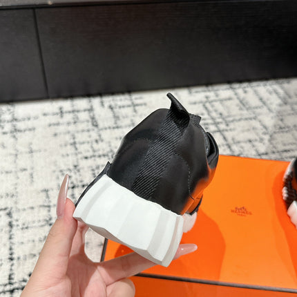 BOUNCING SNEAKER IN BLACK CALFSKIN