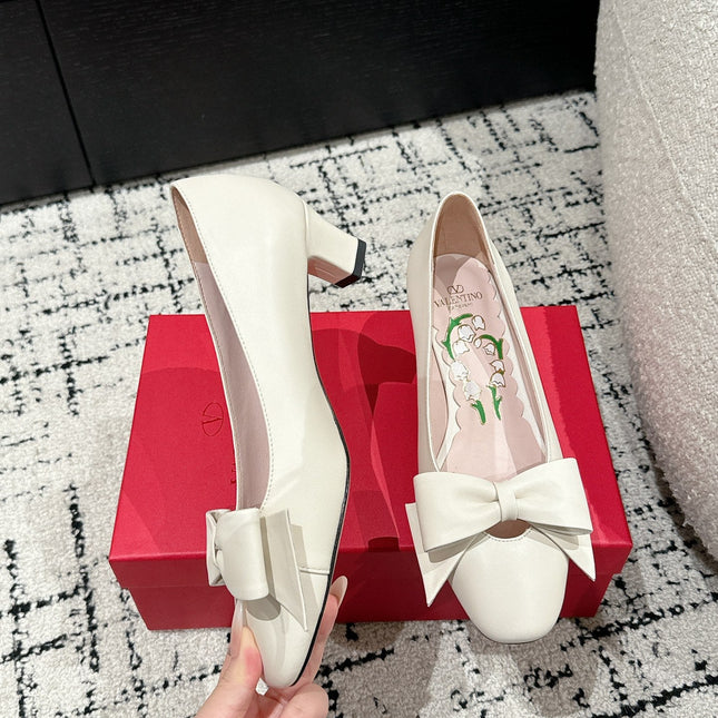 VLTN HIGH HEEL 25S 40 MM IN CREAM WHITE CALFSKIN WITH BOW