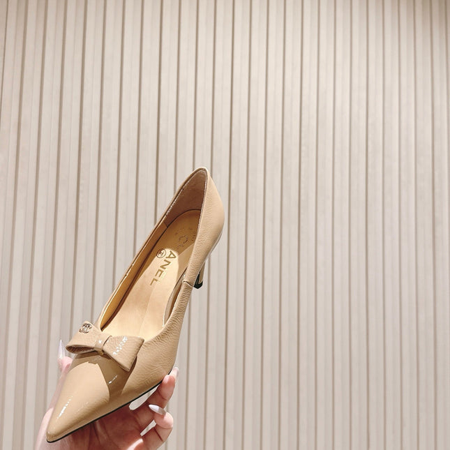 CC HIGH HEEL PUMPS 25S IN BEIGE LAMBSKIN WITH BOW ATTACHED