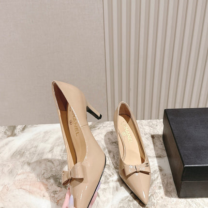 CC HIGH HEEL PUMPS 25S IN BEIGE LAMBSKIN WITH BOW ATTACHED