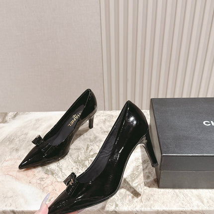 CC HIGH HEEL PUMPS 25S IN BLACK LAMBSKIN WITH BOW ATTACHED