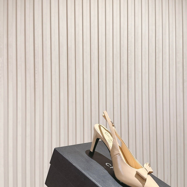 CC HIGH SLINGBACK IN BEIGE LAMBSKIN WITH BOW ATTACHED