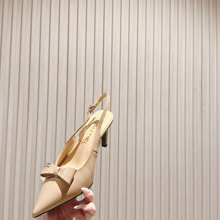 CC HIGH SLINGBACK IN BEIGE LAMBSKIN WITH BOW ATTACHED