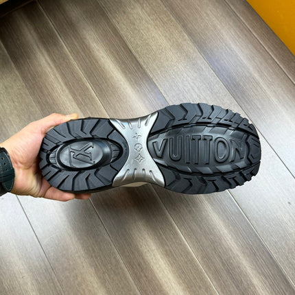 LV SPORT SNEAKER IN WHITE MIX BLACK CALFSKIN WITH LOGO