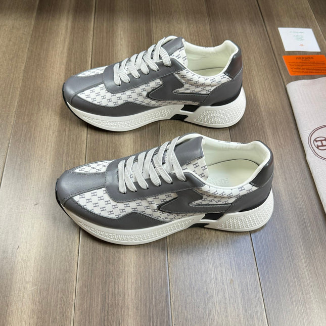 HM PRINTED SNEAKER WHITE AND GRAY TOTEM FABRIC