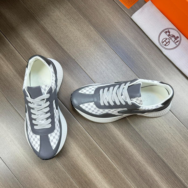 HM PRINTED SNEAKER WHITE AND GRAY TOTEM FABRIC