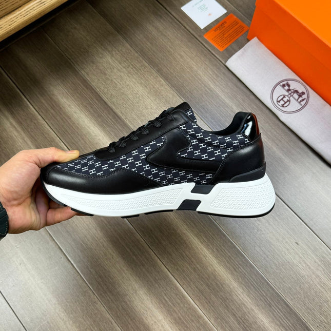 HM PRINTED SNEAKER BLACK TOTEM FABRIC