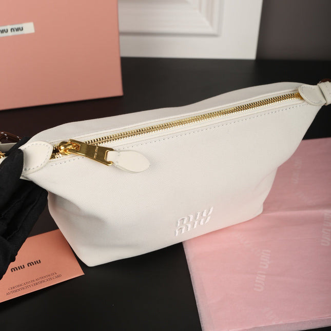 CHAIN SHOULDER BAG 18 IN WHITE FABRIC GOLD HARDWARE