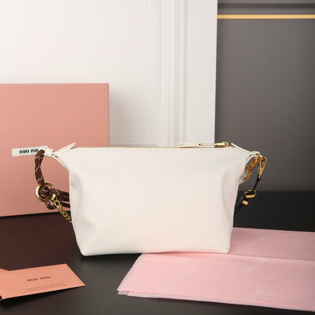 CHAIN SHOULDER BAG 18 IN WHITE FABRIC GOLD HARDWARE