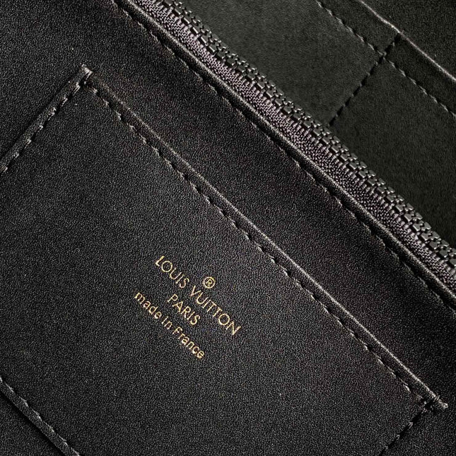 CAPUCINES 38 IN BLACK TAURILLON BLACK HARDWARE