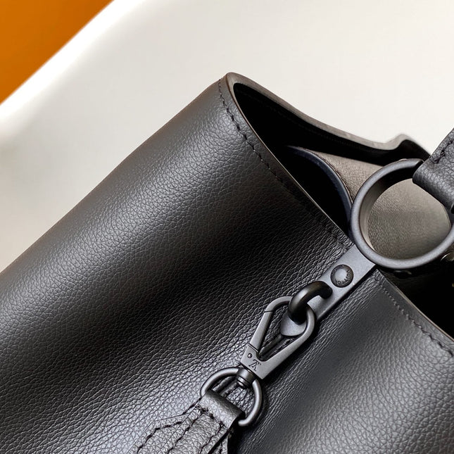 CAPUCINES 38 IN BLACK TAURILLON BLACK HARDWARE