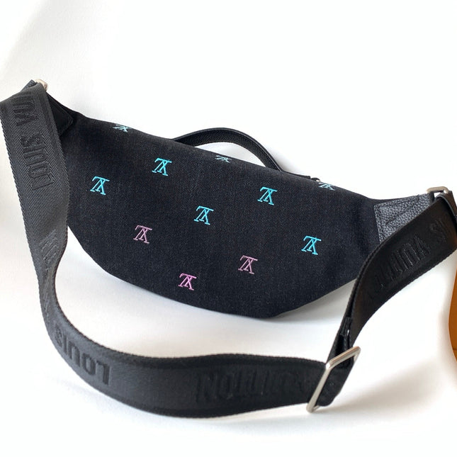 LV 25S DYNAMIC DENIM EMBROIDERED BUMBAG 37 IN BLACK CANVAS