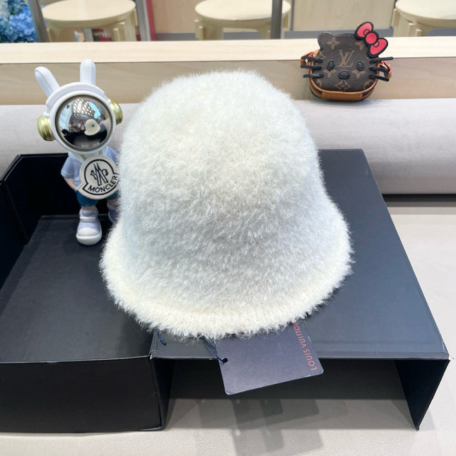 BUCKET HAT IN WHITE RABBIT FUR 404834