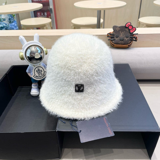 BUCKET HAT IN WHITE RABBIT FUR 404834