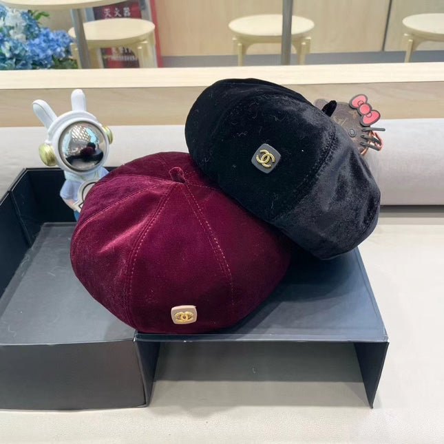 BERET HAT IN MAROON RED VELVET 413325
