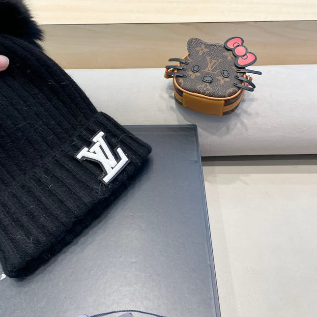 KNITTED BEANIE HAT IN BLACK WOOL 413369