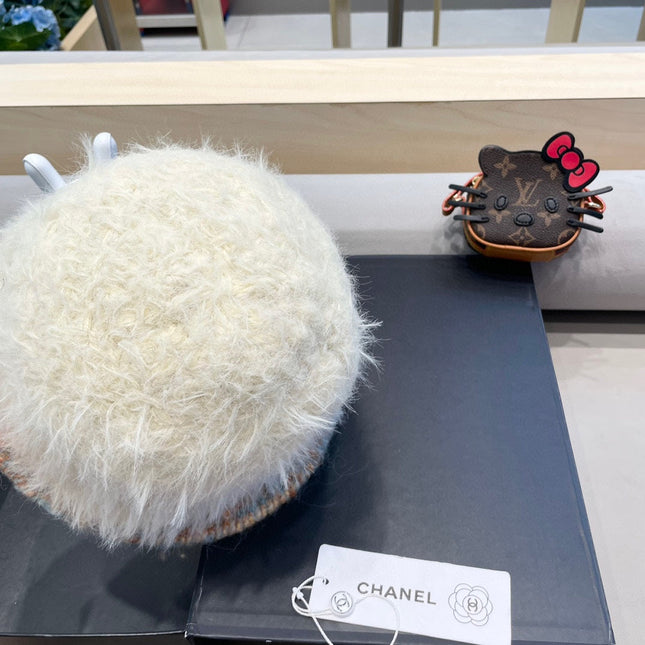 BUCKET HAT IN BISQUE BEIGE LAMB FUR 419467