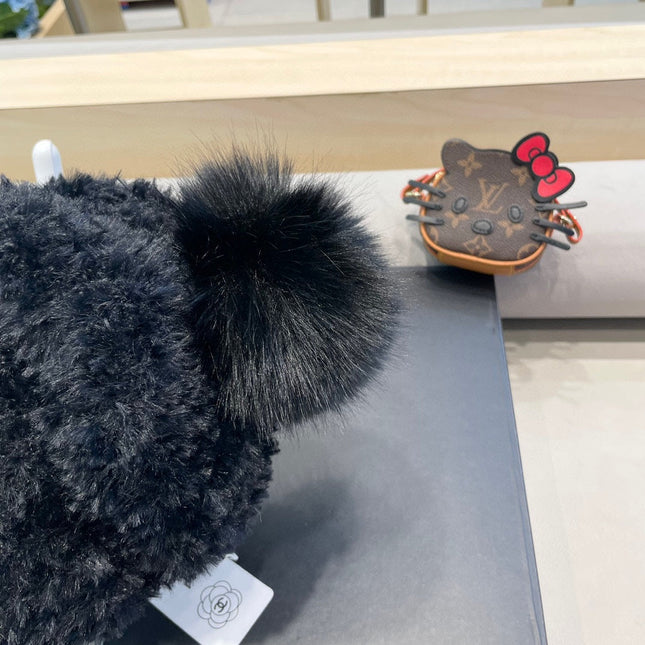 BEANIE HAT IN BLACK SOLF FLEECE 419715