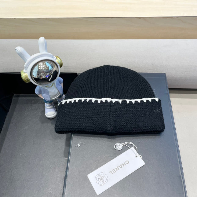 BEANIE HAT IN BLACK WOOL 419778