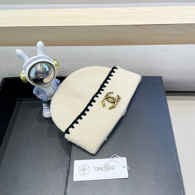 BEANIE HAT IN WHITE WOOL 419782