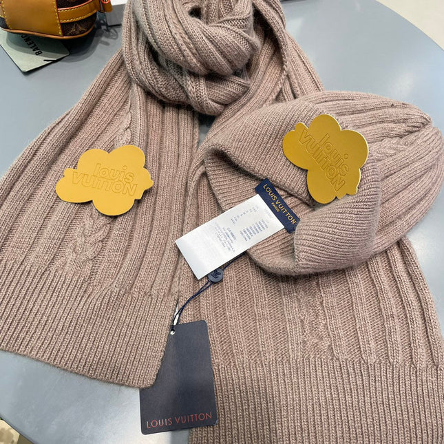 SET SCARF AND HAT IN LIGHT BROWN WOOL 419146