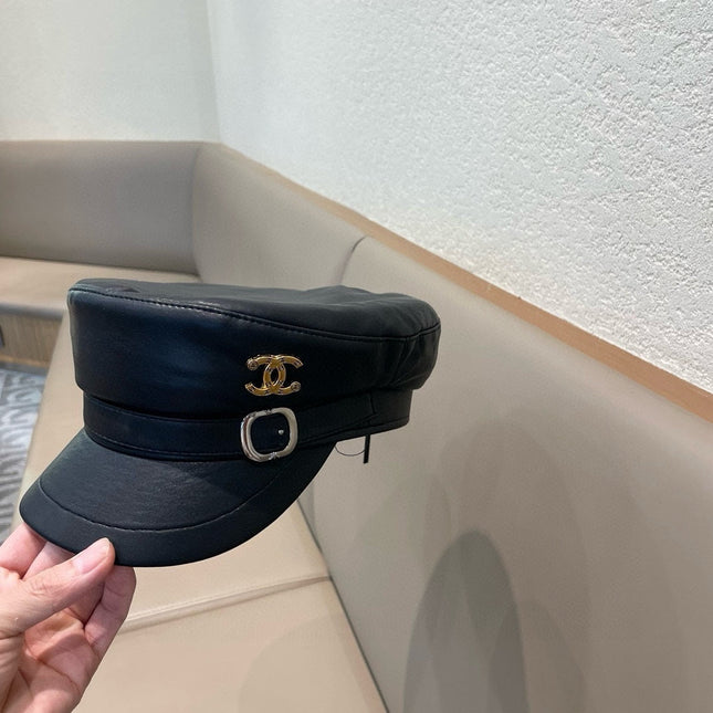 NEWSBOY CAP IN BLACK CALFSKIN 421107