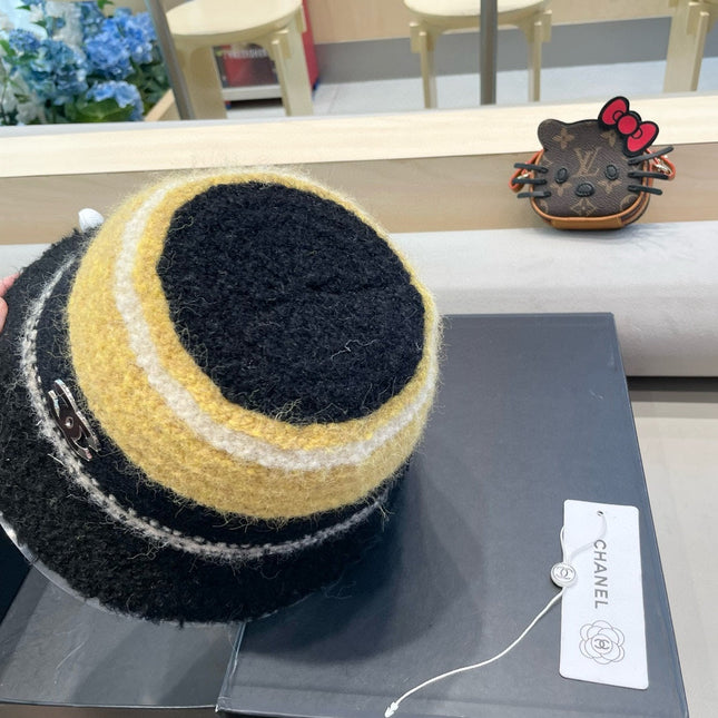 BUCKET HAT IN COLORFUL FLEECE 421129