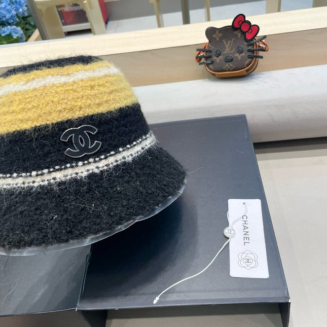 BUCKET HAT IN COLORFUL FLEECE 421129