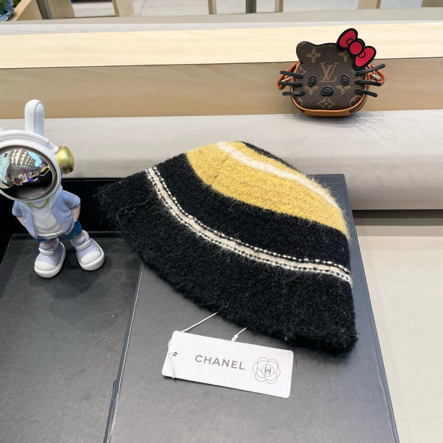 BUCKET HAT IN COLORFUL FLEECE 421129