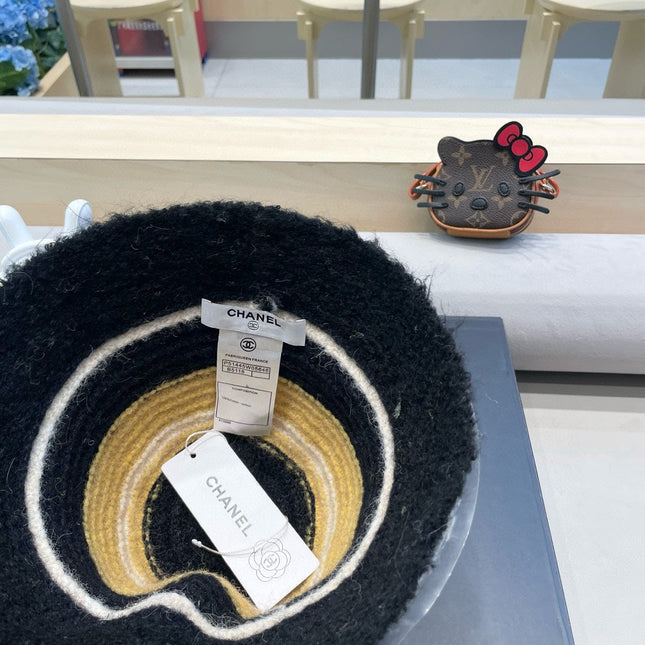 BUCKET HAT IN COLORFUL FLEECE 421129