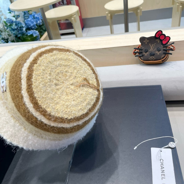 BUCKET HAT IN COLORFUL FLEECE 421130