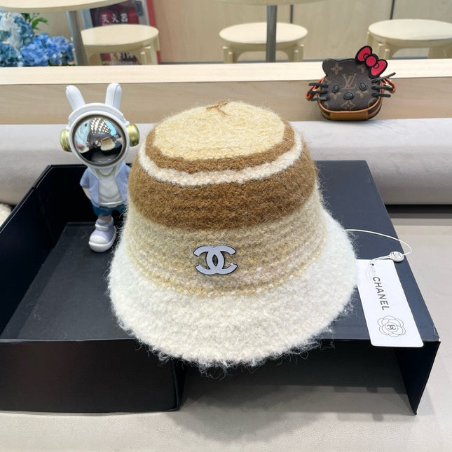 BUCKET HAT IN COLORFUL FLEECE 421130