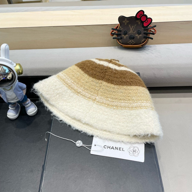 BUCKET HAT IN COLORFUL FLEECE 421130