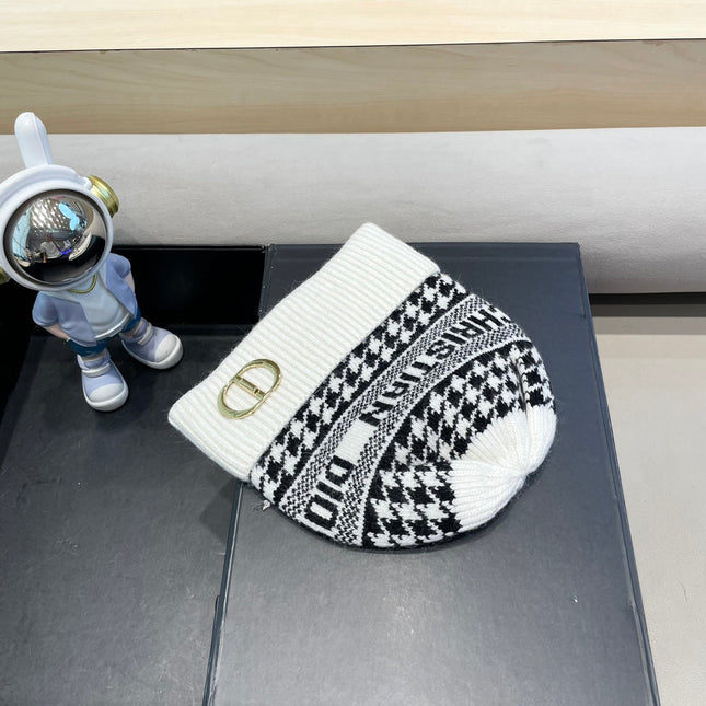 KNITTED BEANIE HAT IN WHITE MIX BLACK CASHMERE WOOL 422479