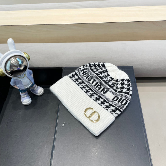 KNITTED BEANIE HAT IN WHITE MIX BLACK CASHMERE WOOL 422479