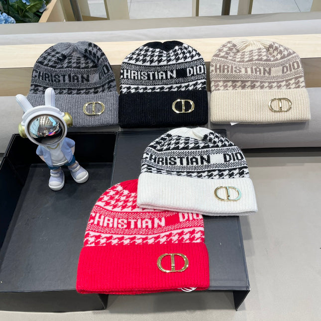 KNITTED BEANIE HAT IN WHITE MIX BLACK CASHMERE WOOL 422479