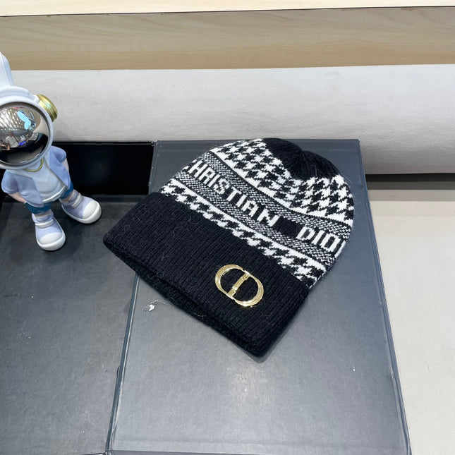 KNITTED BEANIE HAT IN BLACK CASHMERE WOOL 422481