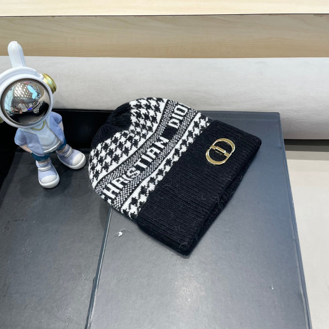 KNITTED BEANIE HAT IN BLACK CASHMERE WOOL 422481