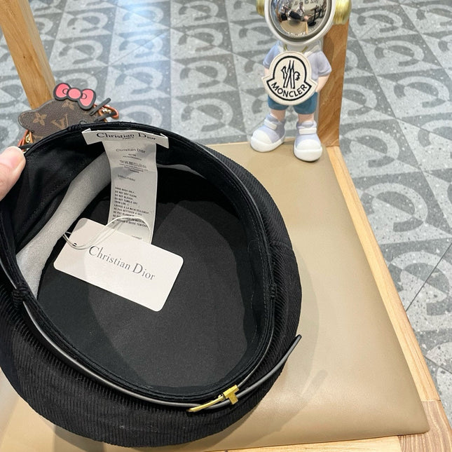 BERET HAT IN BLACK VELVET 430042