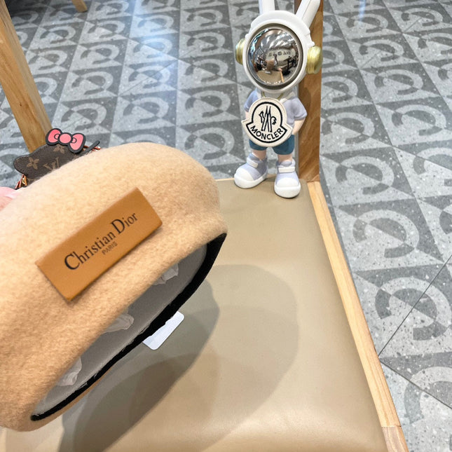 AUSTRALIAN BERET HAT IN PEACH BEIGE WOOL FELT 431717