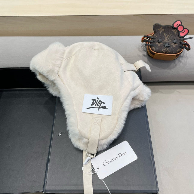 TRAPPER HAT IN WHITE VELVET AND RABBIT FUR 431383
