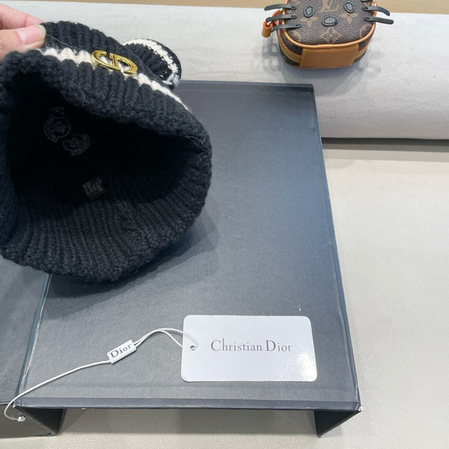 STRIPED BEANIE HAT WITH CUTE BEAR EARS IN BLACK WOOL 433438