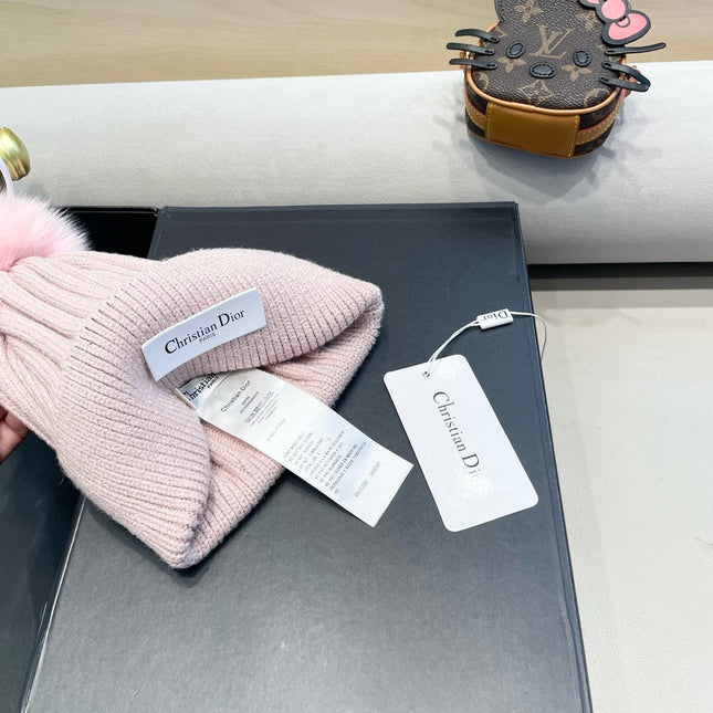 KNITTED BEANIE HAT IN LIGHT PINK WOOL AND FOX FUR 435032