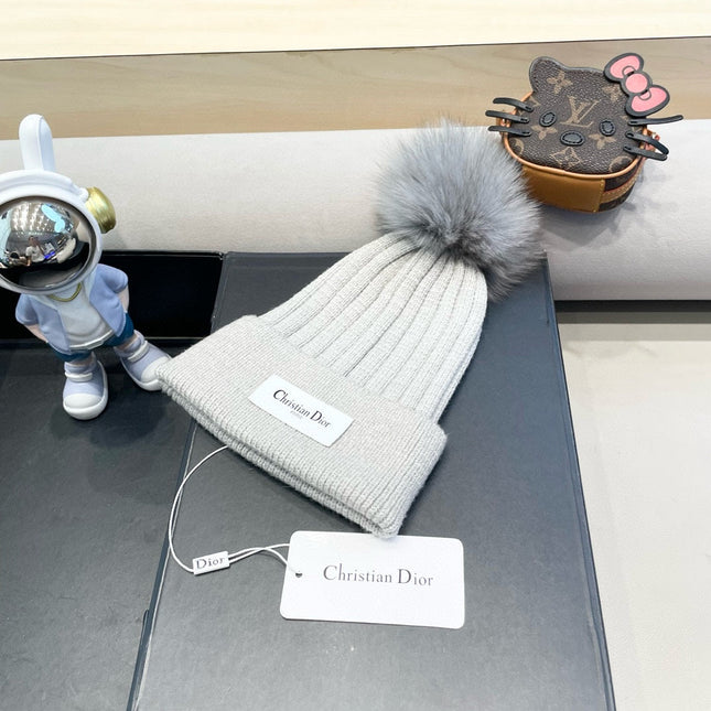 KNITTED BEANIE HAT IN RHINO GRAY WOOL AND FOX FUR 435033